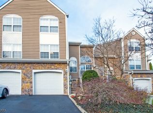 31 Stonehedge Rd, Millington, NJ 07946