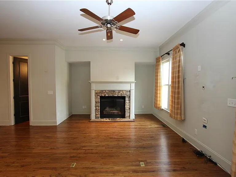 160 Ridge Way — Photo 8