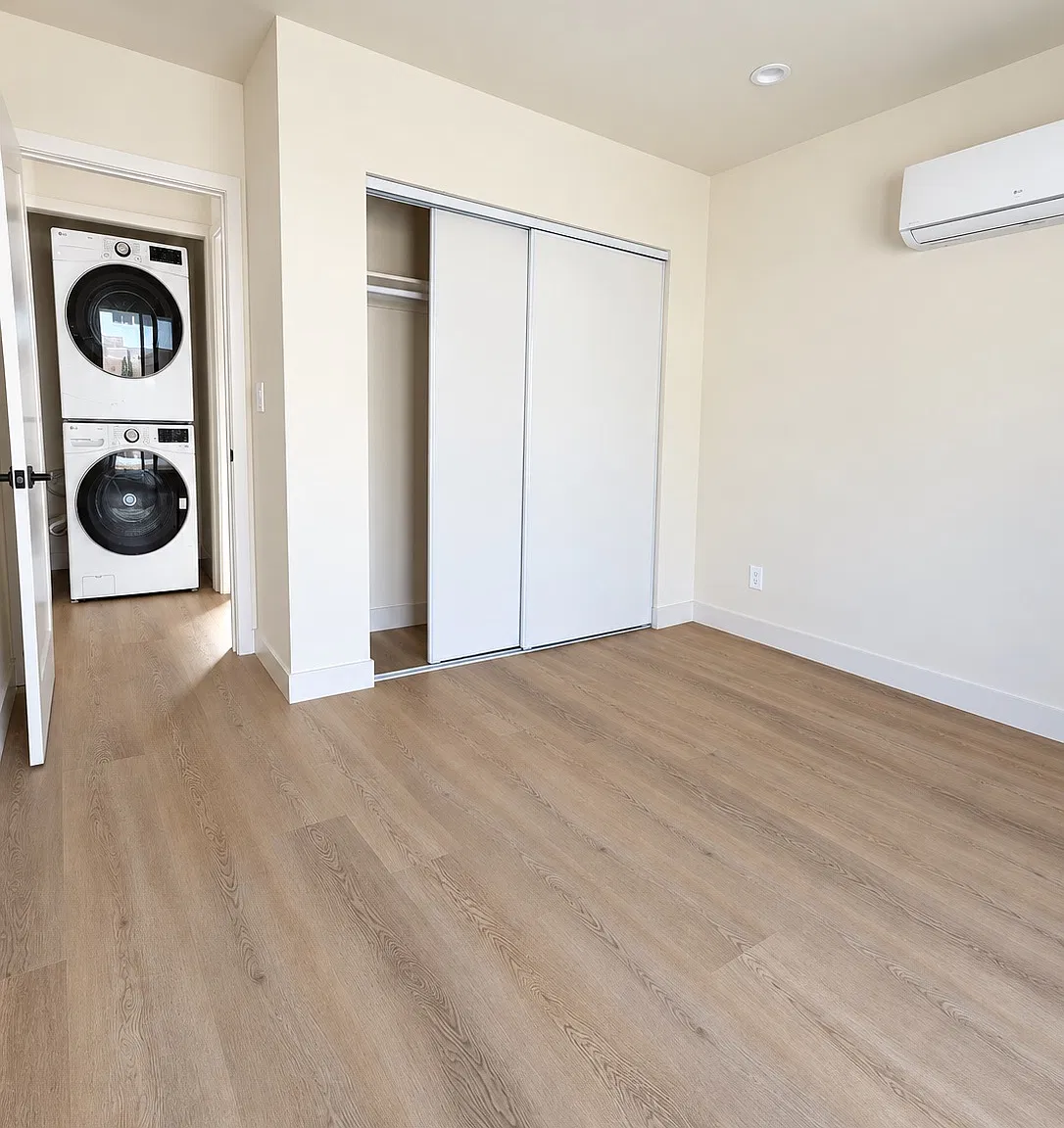 1 bed, 450 sqft, $2,300 — Photo 3