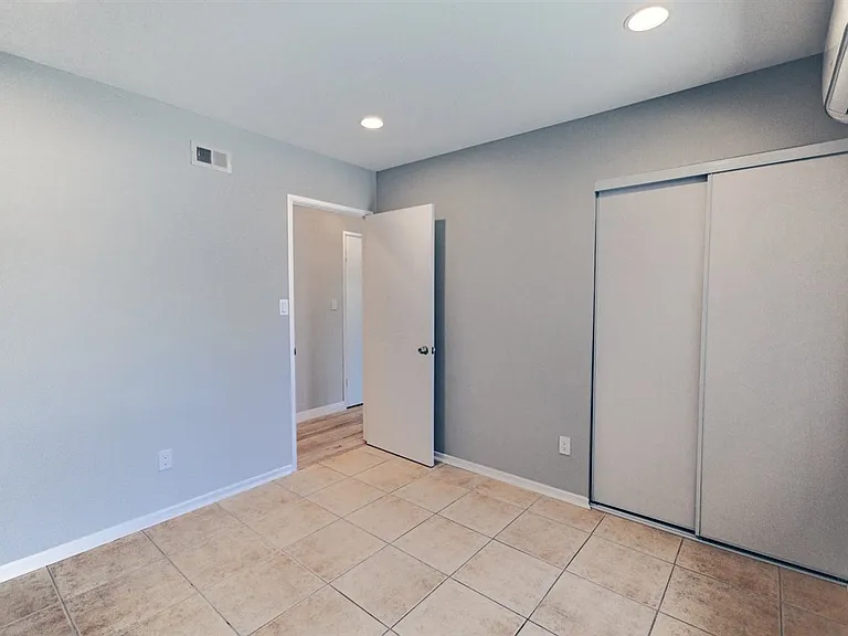 6547 Radcliffe Dr — Photo 18