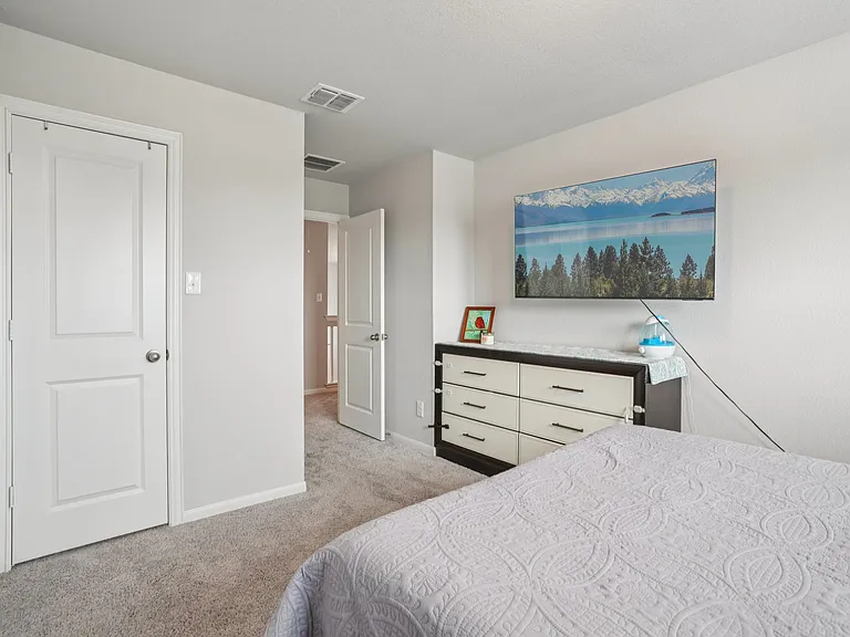 8915 Portobello Way — Photo 16