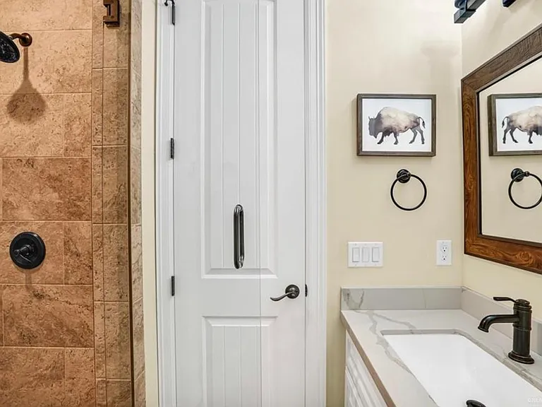 2502 Elbrus Ave — Photo 23