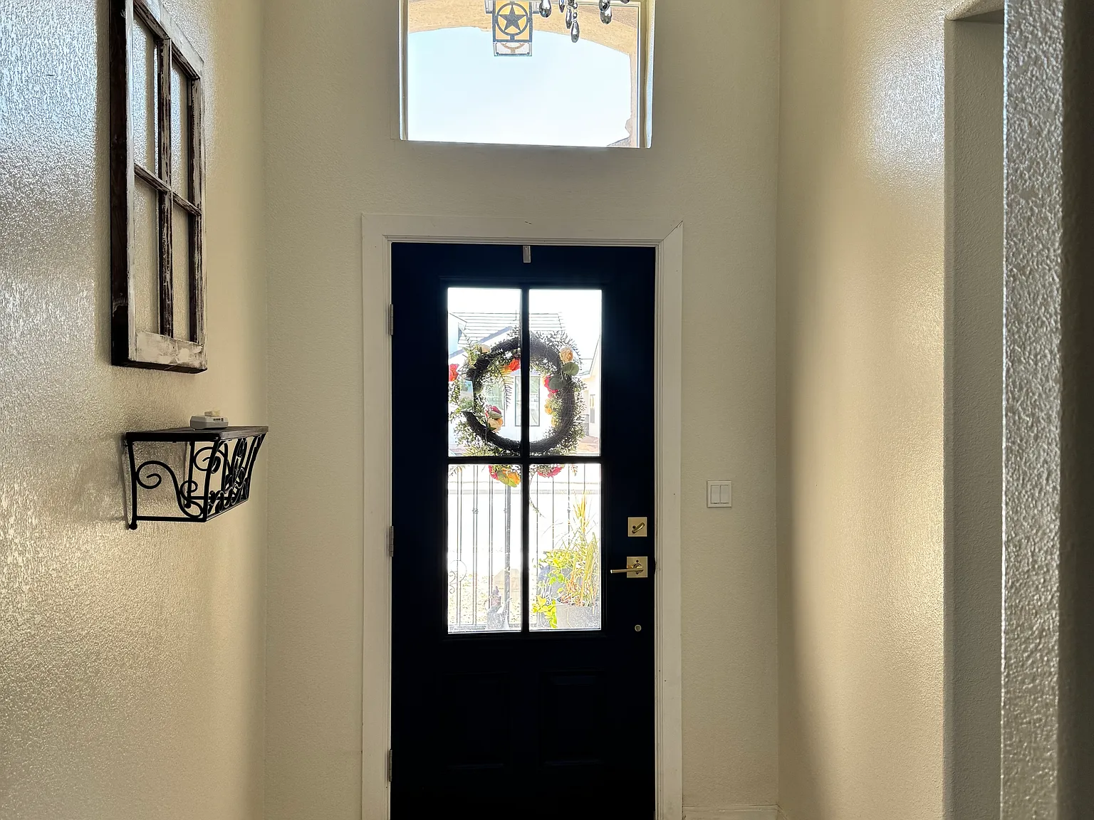 3 bed, 1963 sqft, $2,600 — Photo 2