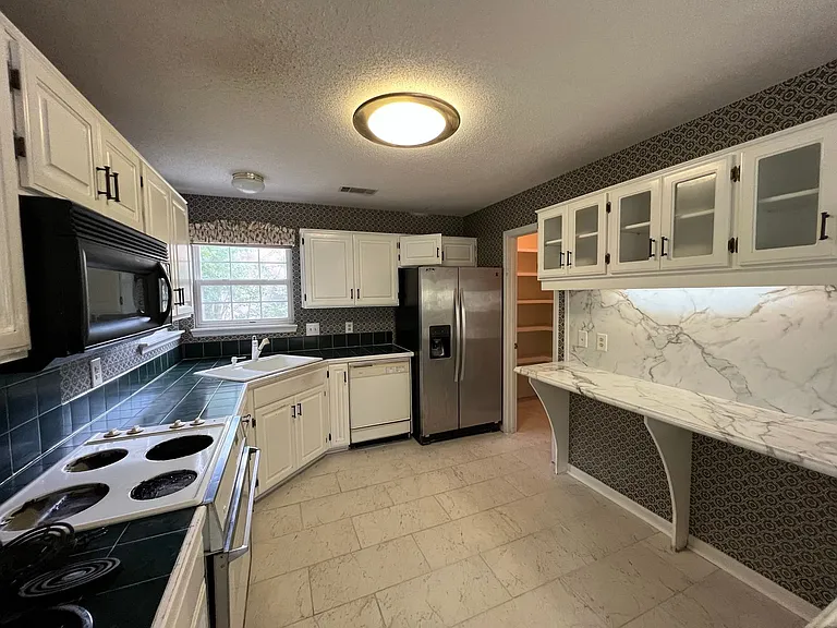 1635 Pondside Dr — Photo 27
