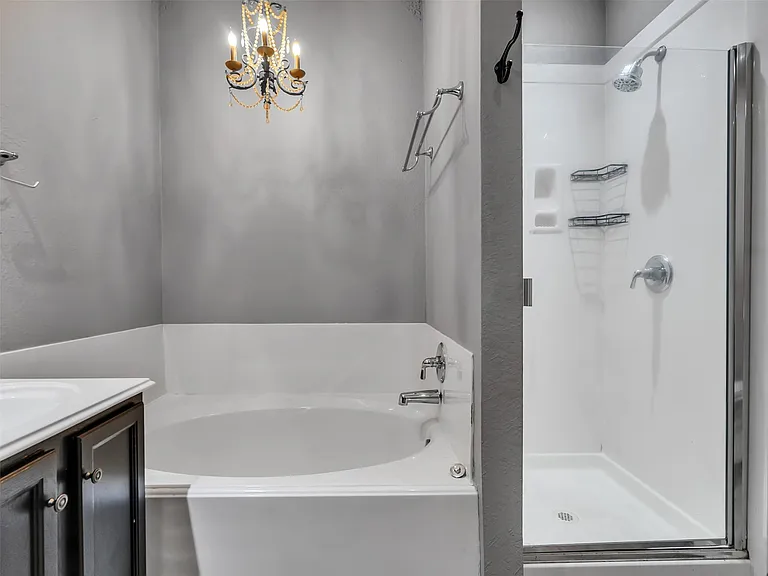 1906 Cameo Ct — Photo 23