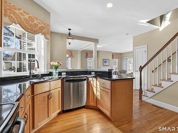 3rd image of 175 Ferry Road #4