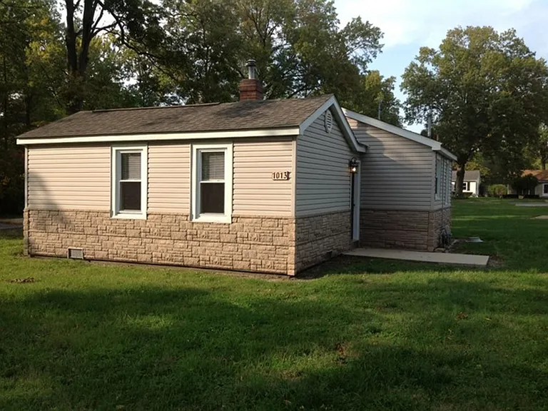 1013 W Church St — Photo 4