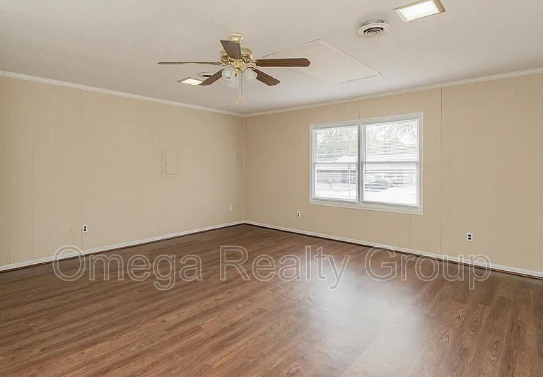 2061 Green Acres Dr — Photo 27