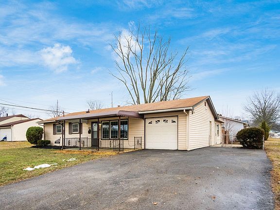 3rd image of 784 Gilmore Dr