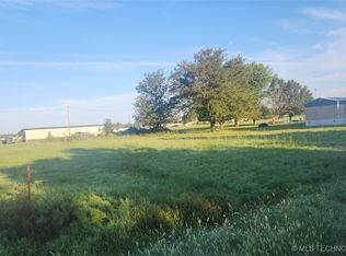 23 Shamburg Dr, Checotah, OK 74426