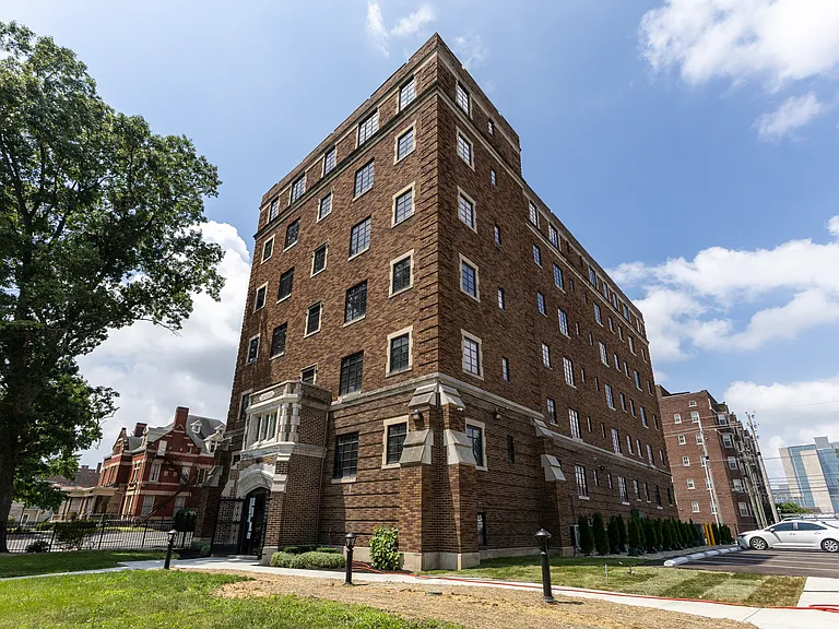 Marleigh Apartments — Photo 2