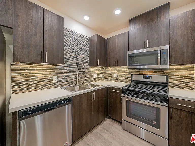 124 W Colorado #105 — Photo 4