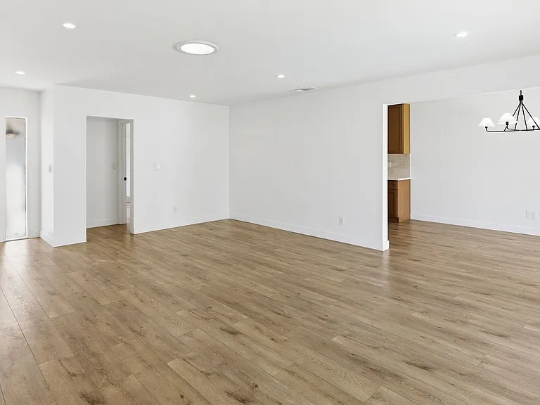 16257 Los Alimos St — Photo 15