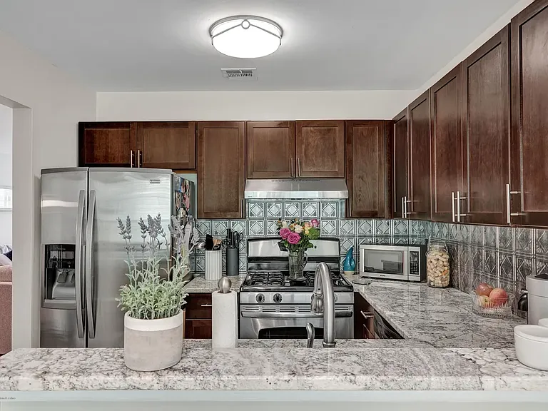 19 Horseshoe Ct #19 — Photo 7