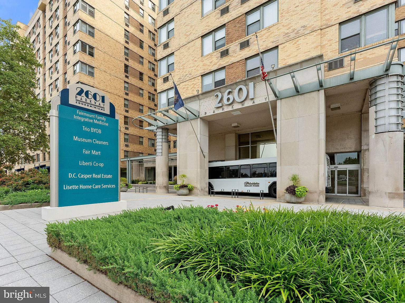 2601 Parkway Condominiums — Photo 1