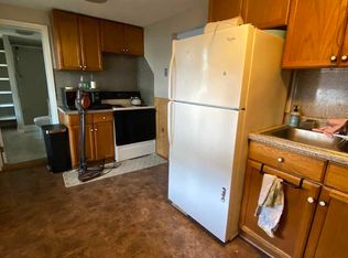 18 Center St #1, Easthampton, MA 01027