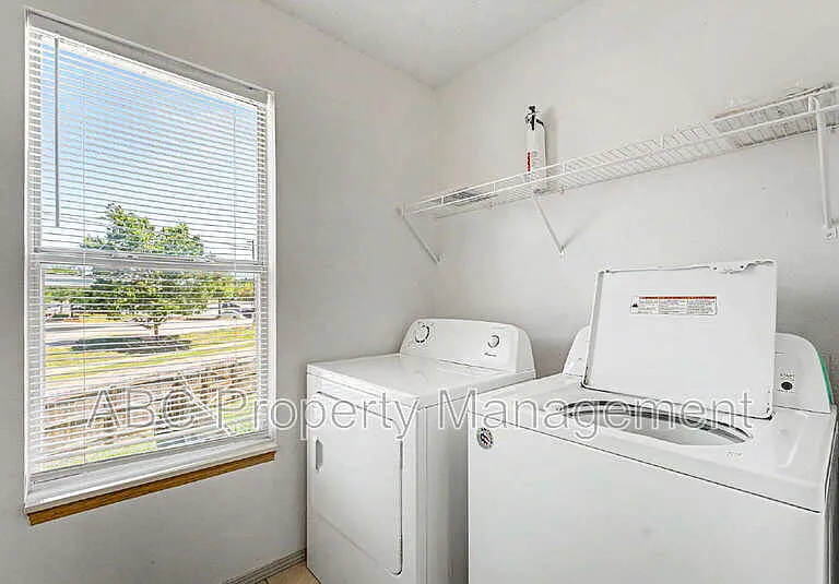 3033 W Mica St — Photo 20