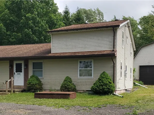 2089 New Rd, Waterford, PA 16441