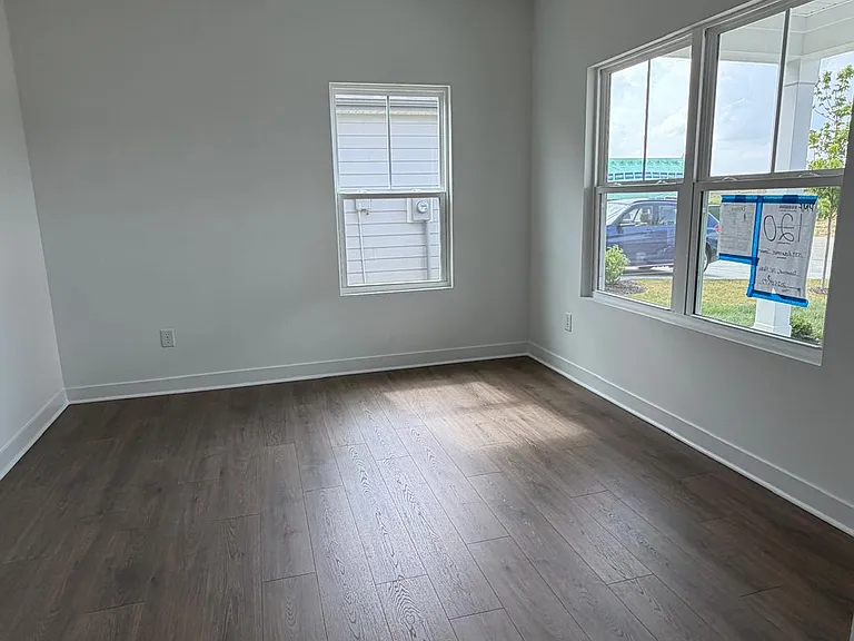 1559 Albatross St — Photo 12