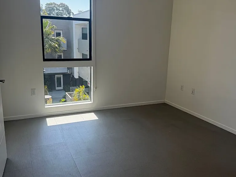 The Californian Coastal Apartments — Photo 80