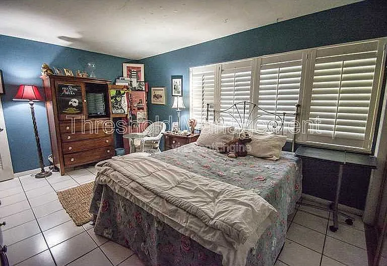6910 SW 64th Ave — Photo 35