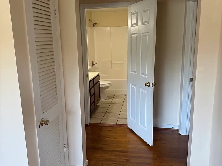 1014 Elm St #7 — Photo 11