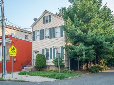 243 Gates Ave, Jersey City, NJ, 07305