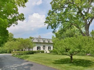 920 E Deerpath, Lake Forest, IL 60045