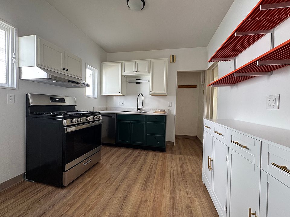 1st image of 130 Roosevelt Ave #5