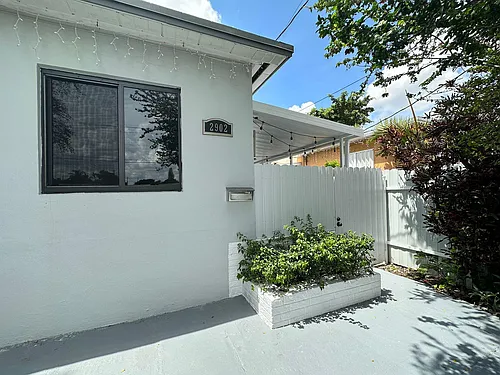 2902 SW 23rd St Photo 1