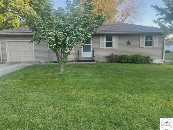 200 W Magnolia St, Clinton, MO 64735