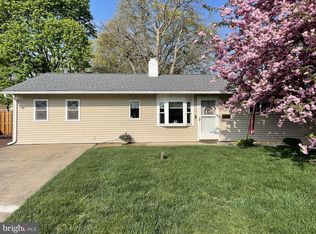 16 Orchid Ln, Levittown, PA 19055