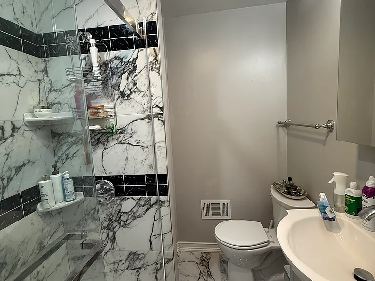 455 S Aiken Ave #5 — Photo 3