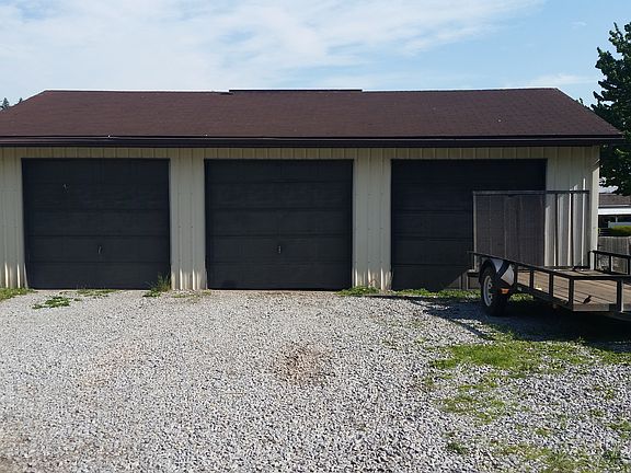 3 car garage 