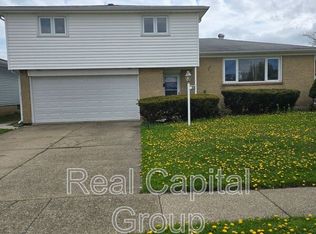33 Panama Ln, Cheektowaga, NY 14225