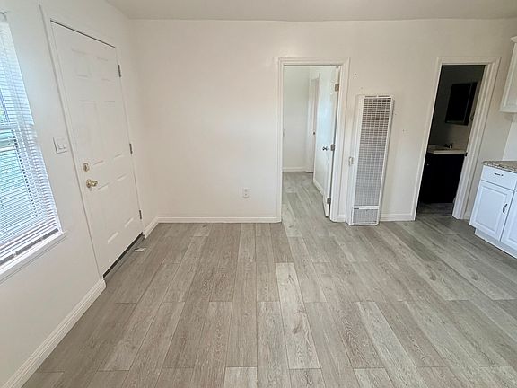 3rd image of 402 Orange Ave #0
