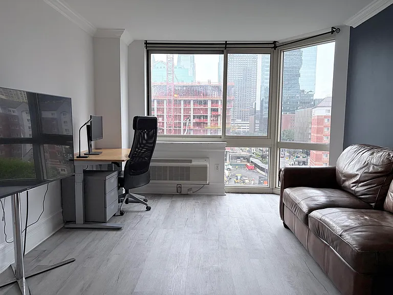20 2nd St #701 — Photo 3