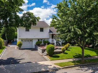 33 Cumberland Rd, Jericho, NY 11753