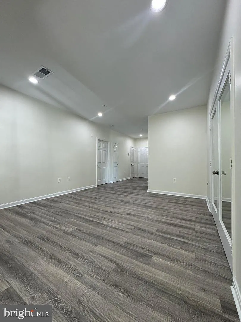 Woodland Lake Condo — Photo 4