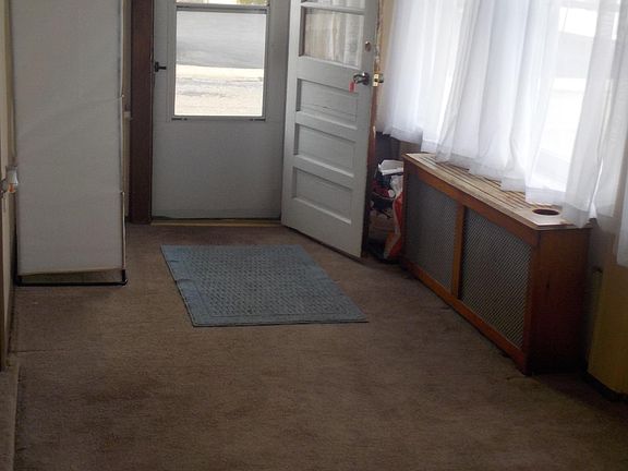 3rd image of 628 Carl Ave