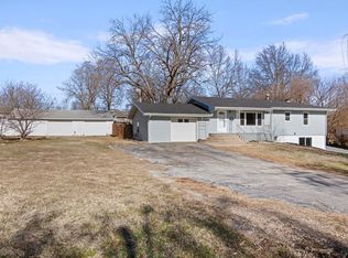 2825 W Olive St, Springfield, MO 65802