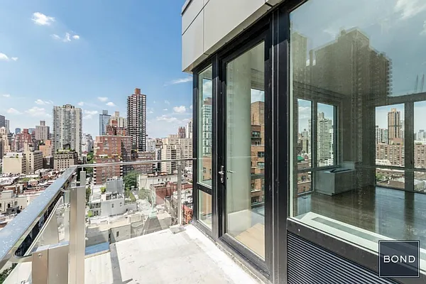 Rented by Bond New York | media 70