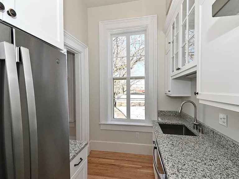 408 S 3rd St — Photo 9