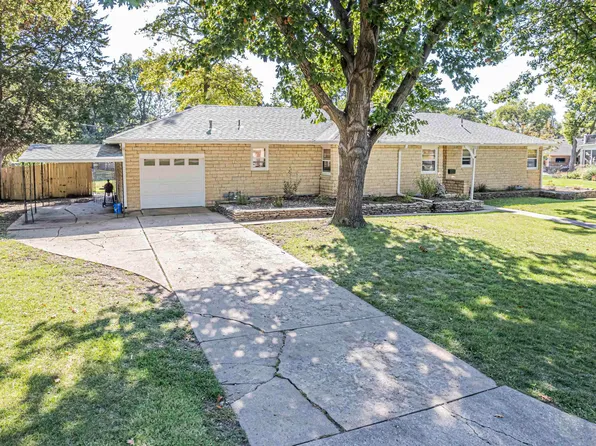 111 Moyne Dr, Abilene, KS 67410