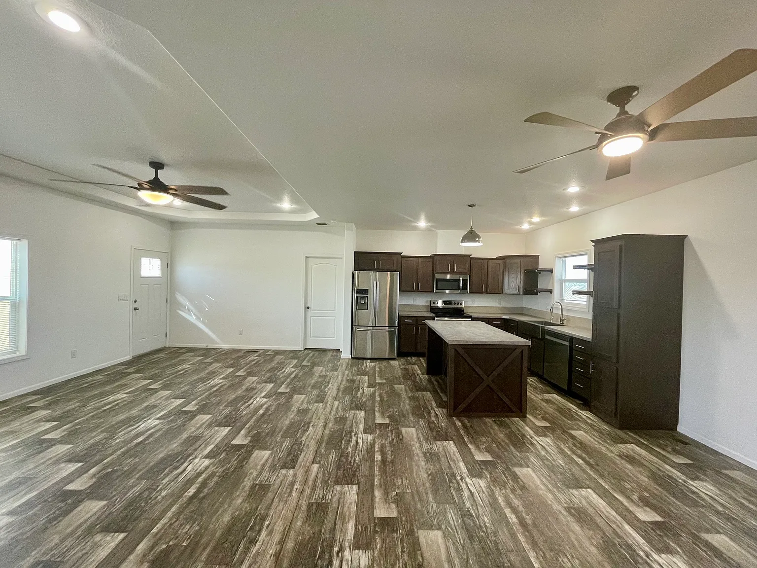 4 bed, 2072 sqft, $2,200 — Photo 4