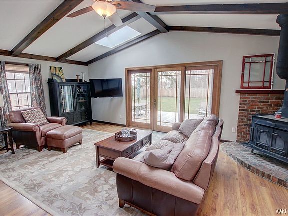 4th image of 4446 Valley View Ave