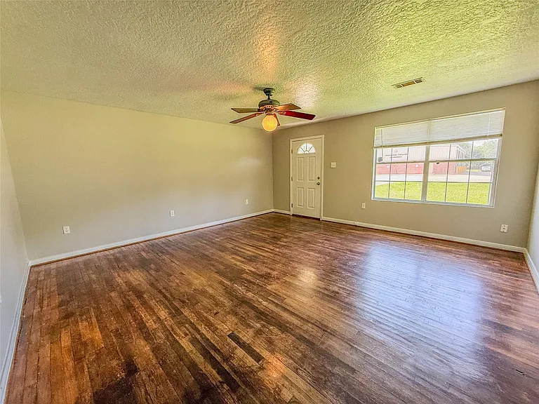 6310 Brookside Rd — Photo 7