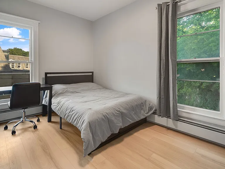 710 E State St — Photo 18