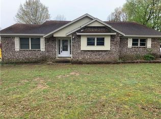 301 W Edmondson Ave, Springdale, AR 72764