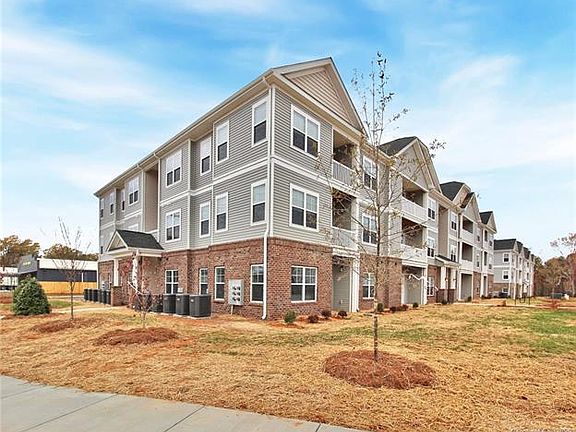 2nd image of 107 Vincent Pl APT 105